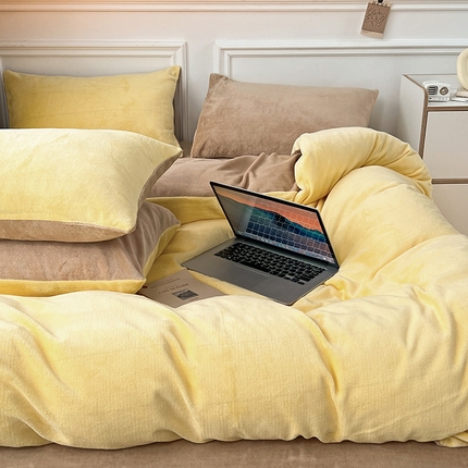 91家纺网 家纺一手货源 找家纺 梵克保罗 2024新款ins风小红书博主推荐高克重纯色双拼牛奶绒四件套 炭烤起司