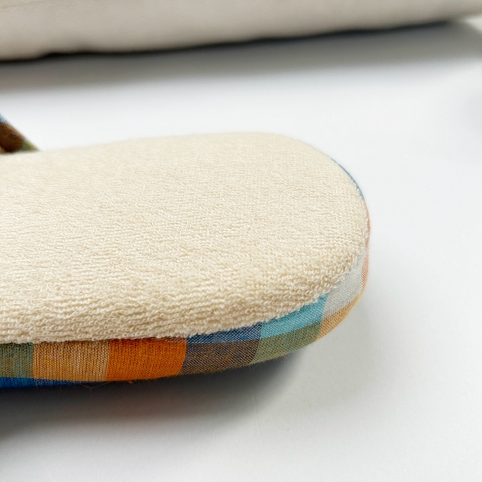 91家纺网 家纺一手货源 找家纺 （总）南通盟生鞋业有限公司 2024新款日式开口经典色织格子配毛巾布TPR复布静音防滑大底家居拖鞋