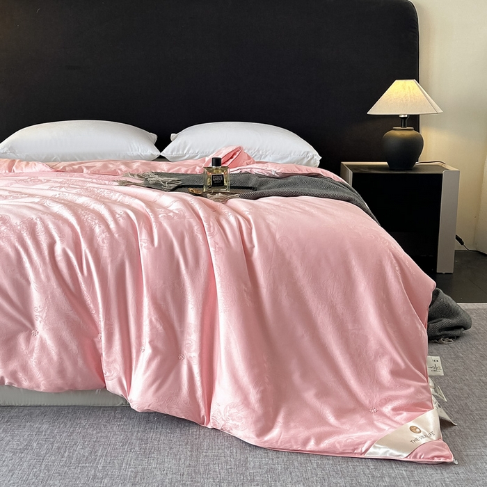 91家纺网 家纺一手货源 找家纺 龙图家纺 2024新款80支全棉贡缎蚕丝被-玉如意 玉如意-粉色