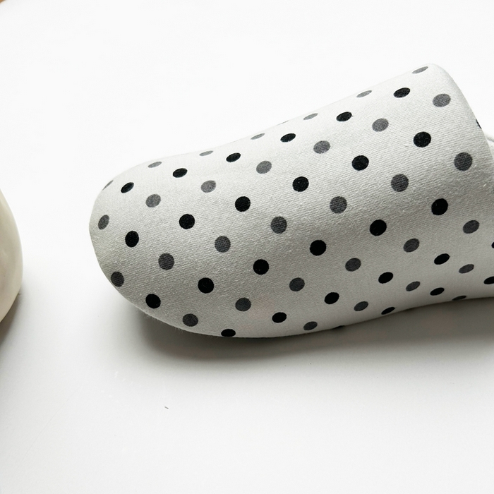 91家纺网 家纺一手货源 找家纺 （总）南通盟生鞋业有限公司 2024新款日式可爱圆点包头静音软底秋冬防滑舒适家居拖鞋