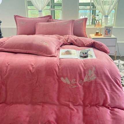 91家纺网 家纺一手货源 找家纺 （总）眠优居 商2024牛奶绒四件套秋冬季加厚珊瑚绒高级感刺绣直播爆款