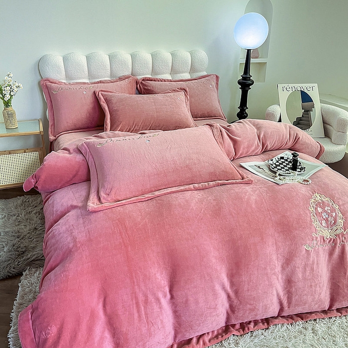 91家纺网 家纺一手货源 找家纺 （总）眠优居 2024牛奶棉宽边刺绣四件套牛奶绒法莱绒宝宝绒套件