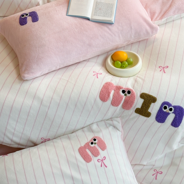 91家纺网 家纺一手货源 找家纺 时年家纺 2024新款牛奶绒毛巾绣系列四件套（充值会员优惠5元） 迷你结-粉