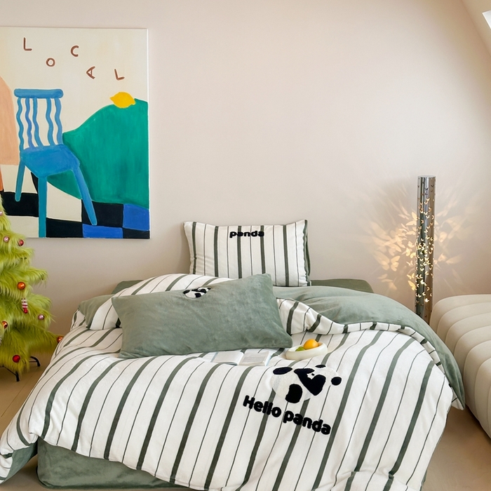 91家纺网 家纺一手货源 找家纺 时年家纺 2024新款牛奶绒毛巾绣系列四件套（充值会员优惠5元） 条纹熊猫-绿