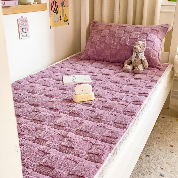 91家纺网 家纺一手货源 找家纺 希廷顿 2024新款塔芙蓉学生宿舍夹棉床垫 方格-香芋紫