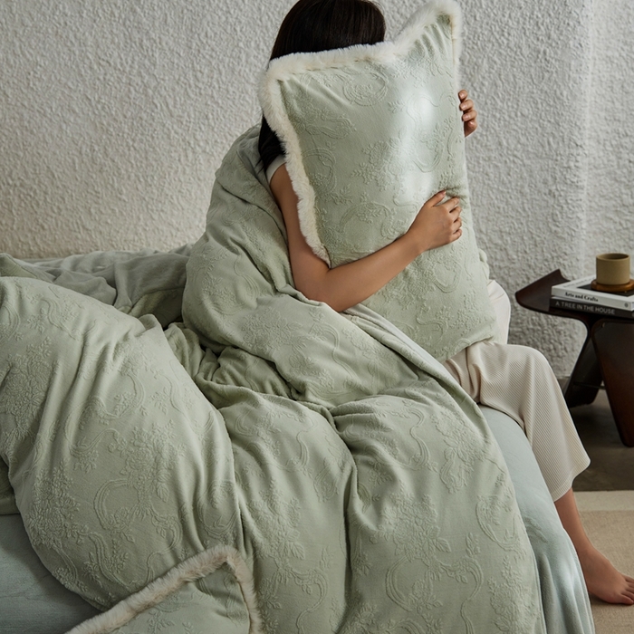 91家纺网 家纺一手货源 找家纺 时年家纺 2024新款240g全消光牛奶绒雕花系列四件套（充值会员优惠10元/套） 提花绒-绿意