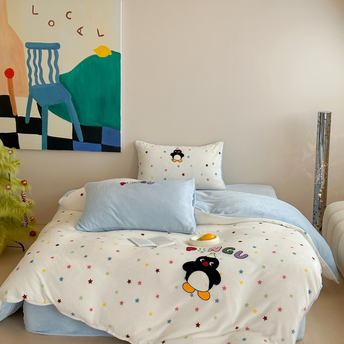 91家纺网 家纺一手货源 找家纺 时年家纺 2024新款牛奶绒毛巾绣系列四件套（充值会员优惠5元） 多彩企鹅