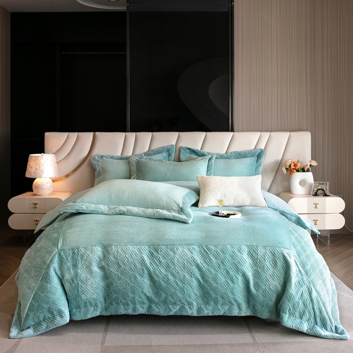 91家纺网 家纺一手货源 找家纺 保罗圣迪奥 2024新款绗绣大拼角牛奶绒四件套-伯格曼 伯格曼-千草绿