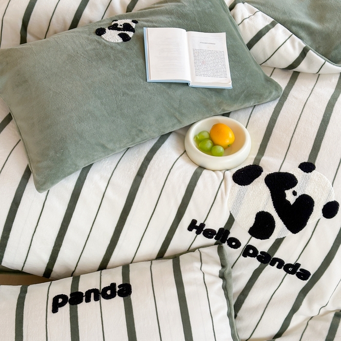 91家纺网 家纺一手货源 找家纺 时年家纺 2024新款牛奶绒毛巾绣系列四件套（充值会员优惠5元） 条纹熊猫-绿