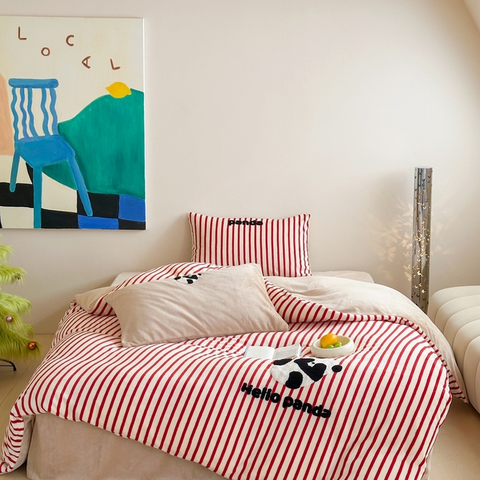 91家纺网 家纺一手货源 找家纺 时年家纺 2024新款牛奶绒毛巾绣系列四件套（充值会员优惠5元） 条纹熊猫-红