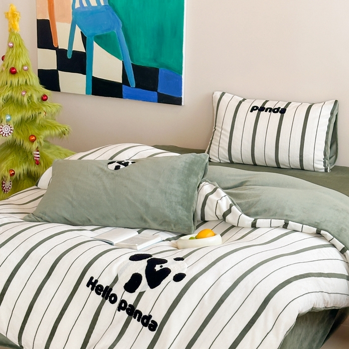 91家纺网 家纺一手货源 找家纺 时年家纺 2024新款牛奶绒毛巾绣系列四件套（充值会员优惠5元） 条纹熊猫-绿