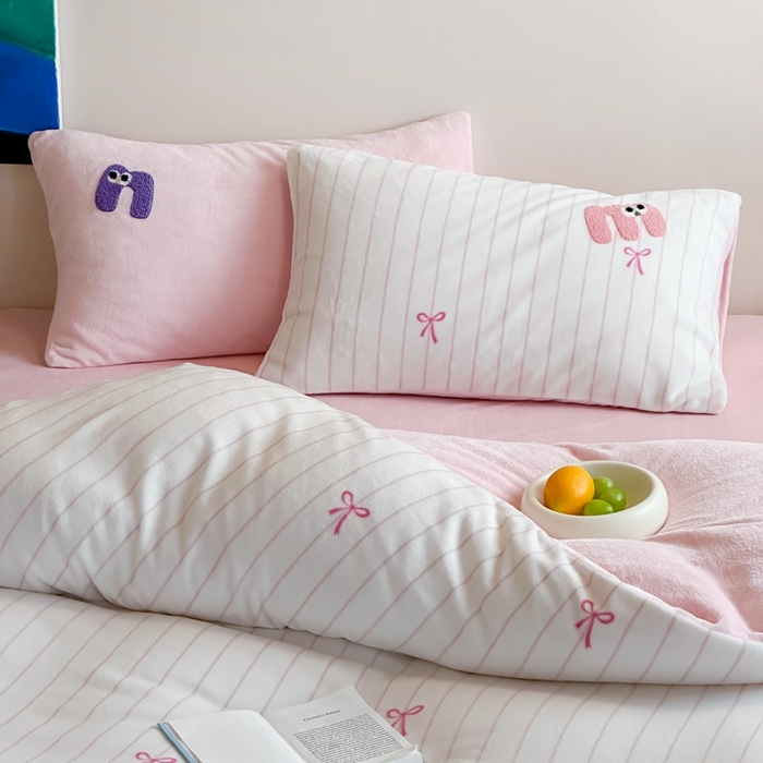 91家纺网 家纺一手货源 找家纺 时年家纺 2024新款牛奶绒毛巾绣系列四件套（充值会员优惠5元） 迷你结-粉