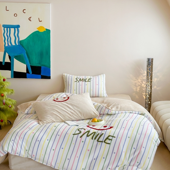 91家纺网 家纺一手货源 找家纺 时年家纺 2024新款牛奶绒毛巾绣系列四件套（充值会员优惠5元） 爱心笑脸