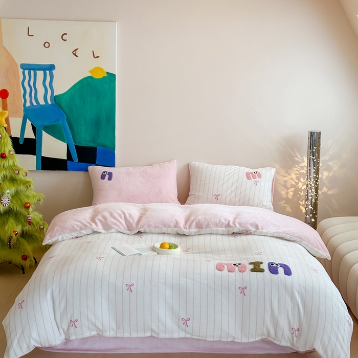 91家纺网 家纺一手货源 找家纺 时年家纺 2024新款牛奶绒毛巾绣系列四件套（充值会员优惠5元） 迷你结-粉