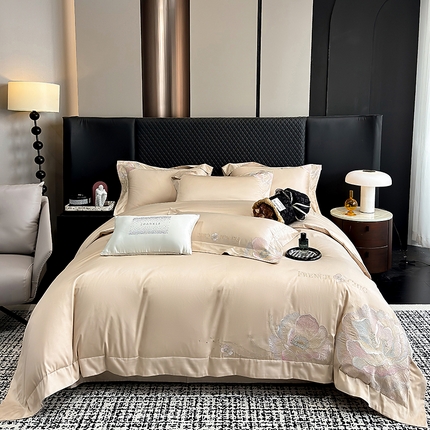 91家纺网 家纺一手货源 找家纺 星蕴家纺 2025新款13376新疆贡缎全棉刺绣宽边四件套-黛尔【高档礼盒包装】