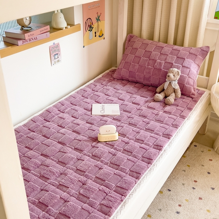 91家纺网 家纺一手货源 找家纺 希廷顿 2024新款塔芙蓉学生宿舍夹棉床垫 方格-香芋紫