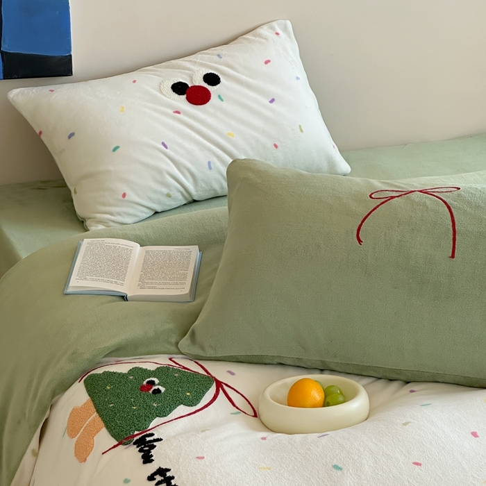 91家纺网 家纺一手货源 找家纺 时年家纺 2024新款牛奶绒毛巾绣系列四件套（充值会员优惠5元） 圣诞树