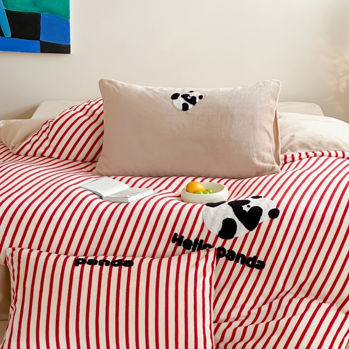 91家纺网 家纺一手货源 找家纺 时年家纺 2024新款牛奶绒毛巾绣系列四件套（充值会员优惠5元） 条纹熊猫-红