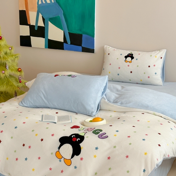 91家纺网 家纺一手货源 找家纺 时年家纺 2024新款牛奶绒毛巾绣系列四件套（充值会员优惠5元） 多彩企鹅