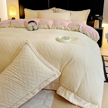 91家纺网 家纺一手货源 找家纺 （总）灰鲸 2025新款高克重牛奶绒立体雕花四件套-瑞纳