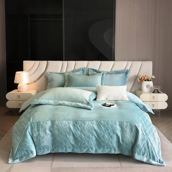 91家纺网 家纺一手货源 找家纺 保罗圣迪奥 2024新款绗绣大拼角牛奶绒四件套-伯格曼 伯格曼-千草绿