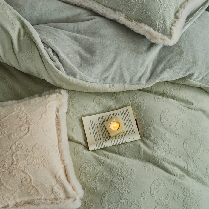 91家纺网 家纺一手货源 找家纺 时年家纺 2024新款240g全消光牛奶绒雕花系列四件套（充值会员优惠10元/套） 提花绒-绿意