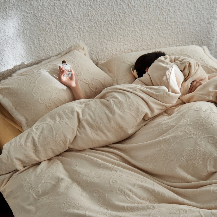 91家纺网 家纺一手货源 找家纺 （总）时年家纺 2024新款240g全消光牛奶绒雕花系列四件套（充值会员优惠10元/套）