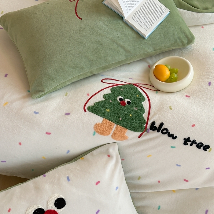 91家纺网 家纺一手货源 找家纺 时年家纺 2024新款牛奶绒毛巾绣系列四件套（充值会员优惠5元） 圣诞树