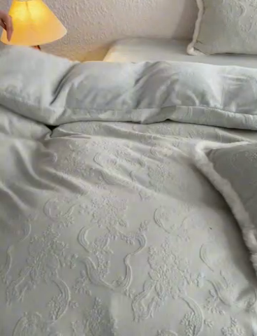 91家纺网 家纺一手货源 找家纺 时年家纺 2024新款240g全消光牛奶绒雕花系列四件套（充值会员优惠10元/套） 提花绒-绿意