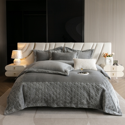 91家纺网 家纺一手货源 找家纺 （总）保罗圣迪奥 2024新款绗绣大拼角牛奶绒四件套-伯格曼