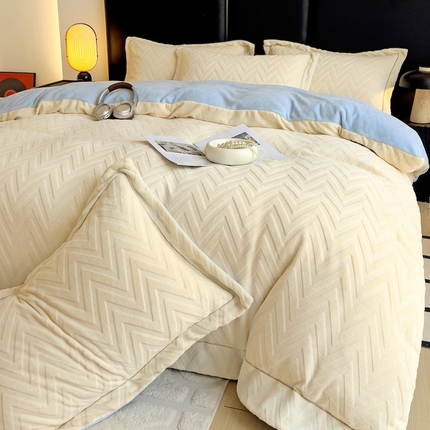 91家纺网 家纺一手货源 找家纺 （总）灰鲸 2025新款高克重牛奶绒立体雕花四件套-瑞纳