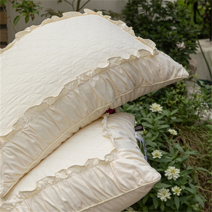 91家纺网 家纺一手货源 找家纺 芯奇想 2024新款法式花边绗绣枕枕头枕芯 米黄色高枕48*74cm