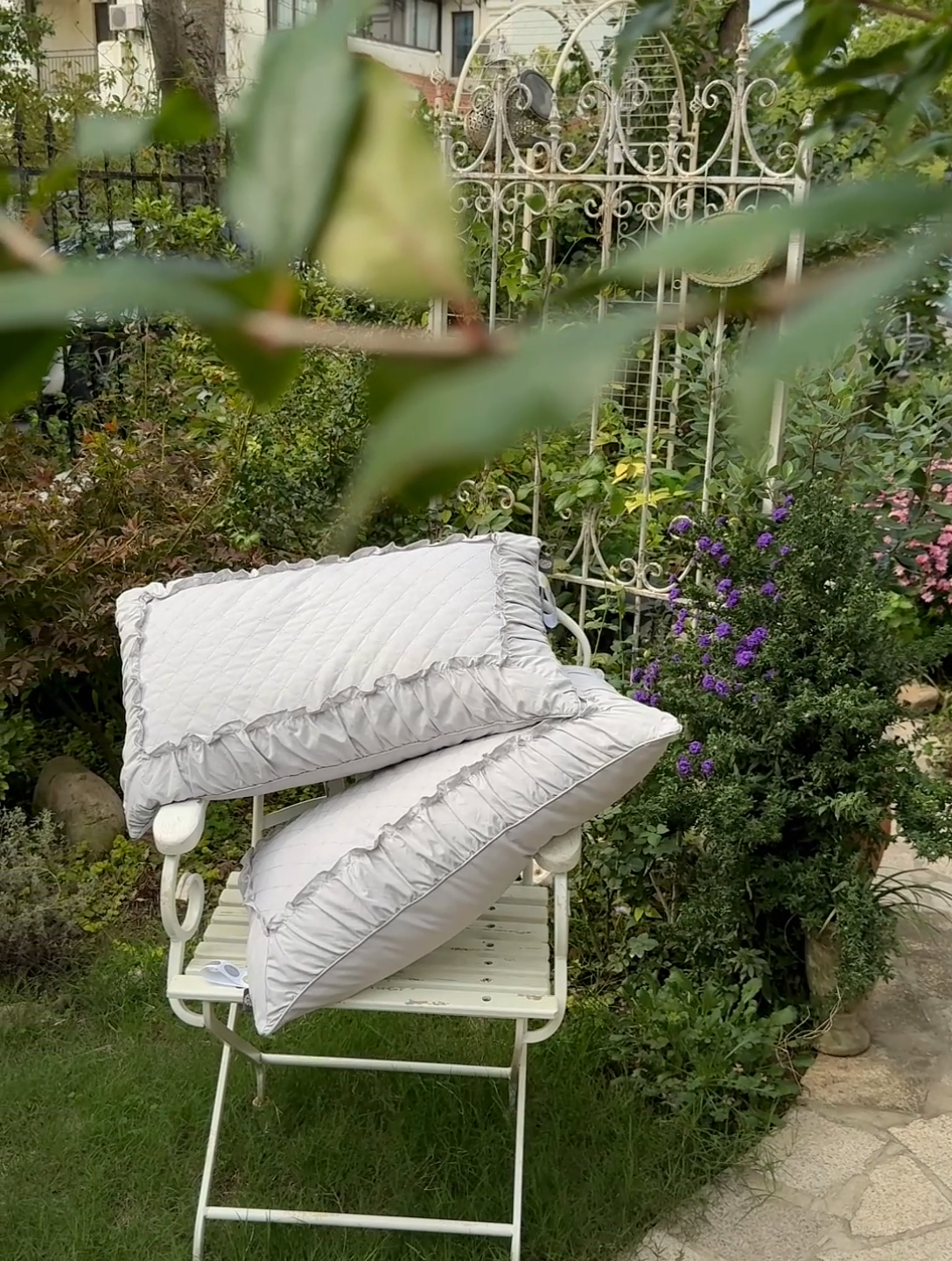 91家纺网 家纺一手货源 找家纺 芯奇想 2024新款法式花边绗绣枕枕头枕芯 灰色高枕48*74cm