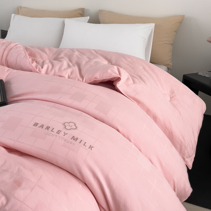 91家纺网 家纺一手货源 找家纺 （总）眠优居 2024四叶草立体提花烫钻大豆纤维被加厚被子被芯被褥春夏秋冬