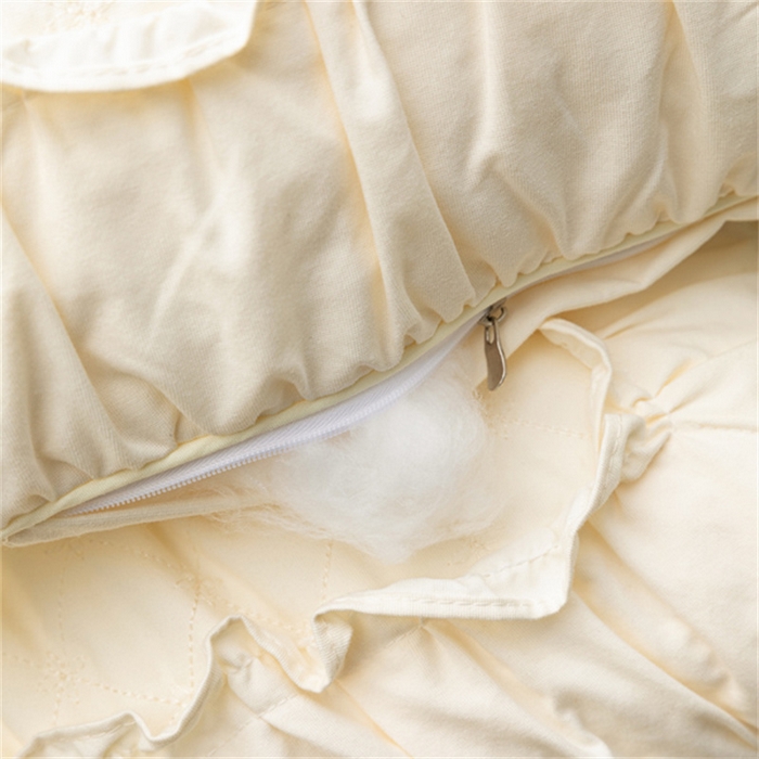 91家纺网 家纺一手货源 找家纺 芯奇想 2024新款法式花边绗绣枕枕头枕芯 米黄色低枕48*74cm