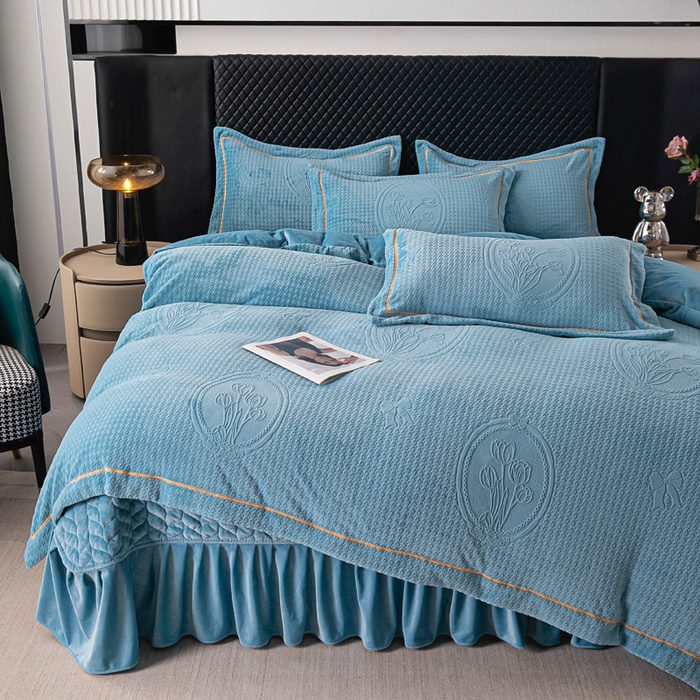 91家纺网 家纺一手货源 找家纺 畅畅家纺 2024新款11斤加厚冬季轻奢款230克全消光立体雕花牛奶绒夹棉床盖四件套 轻奢花语-蓝色