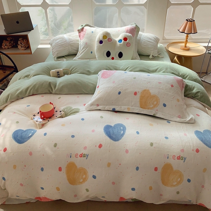 91家纺网 家纺一手货源 找家纺 莱豫家纺 2024新款牛奶绒印花四件套 彩色爱心