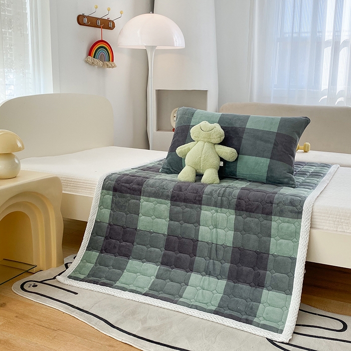 91家纺网 家纺一手货源 找家纺 凌云家纺 2025新款直包边牛奶绒床褥 青春之声