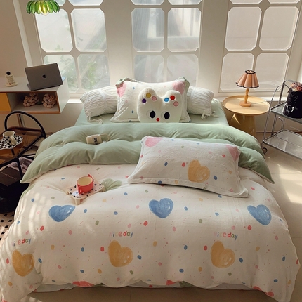 91家纺网 家纺一手货源 找家纺 莱豫家纺 2024新款牛奶绒印花四件套 彩色爱心