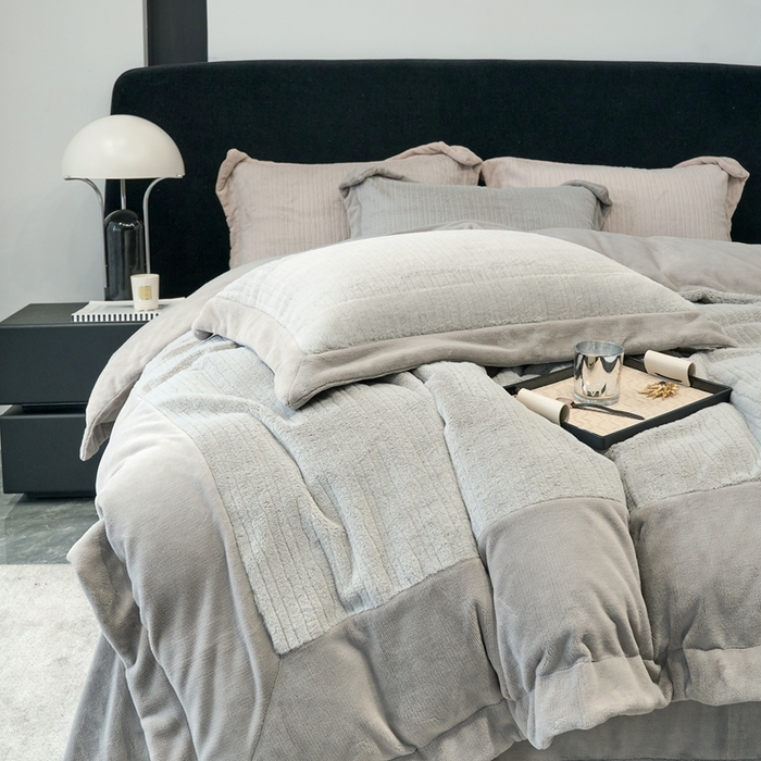 91家纺网 家纺一手货源 找家纺 榻尚家居 2024秋冬新品 加厚保暖牛奶婴肤绒 云貂绒四件套 水貂绒-灰色