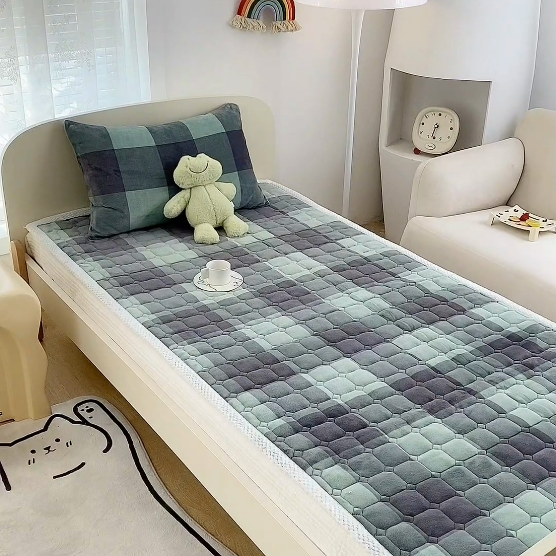 91家纺网 家纺一手货源 找家纺 凌云家纺 2025新款直包边牛奶绒床褥 青春之声