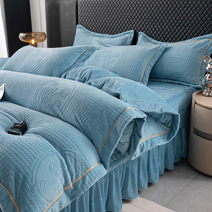 91家纺网 家纺一手货源 找家纺 畅畅家纺 2024新款11斤加厚冬季轻奢款230克全消光立体雕花牛奶绒夹棉床盖四件套 轻奢花语-蓝色