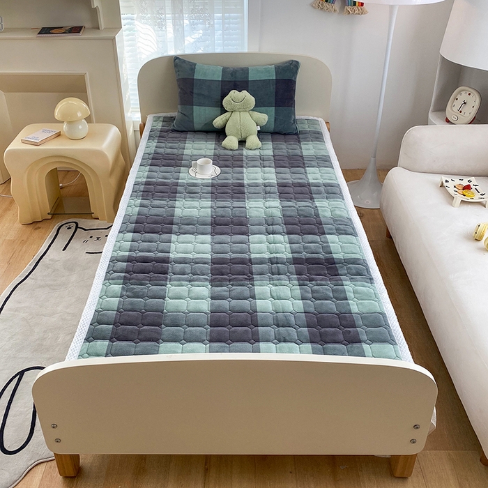 91家纺网 家纺一手货源 找家纺 凌云家纺 2025新款直包边牛奶绒床褥 青春之声