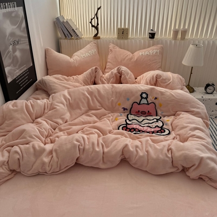 91家纺网 家纺一手货源 找家纺 （总）奈颜 2024新款高克重加厚牛奶绒毛巾绣四件套