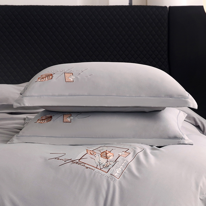 91家纺网 家纺一手货源 找家纺 金纱玉纺家纺 2024新款百分之百全棉新款轻奢刺绣四件套 叶香风暖-棕灰