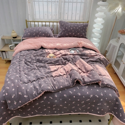 暖居 2024新款牛奶绒豆豆被床盖四件套 紫花香草