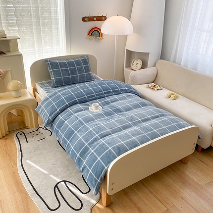 91家纺网 家纺一手货源 找家纺 凌云家纺 2025新款牛奶绒被套单价加绒被罩床褥三件套 蓝小格