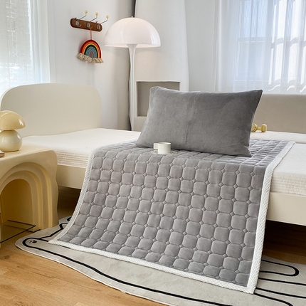 91家纺网 家纺一手货源 找家纺 （总）凌云家纺 2025新款直包边牛奶绒床褥