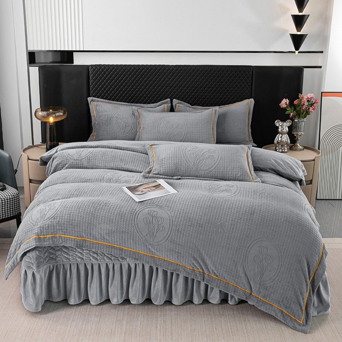 91家纺网 家纺一手货源 找家纺 畅畅家纺 2024新款11斤加厚冬季轻奢款230克全消光立体雕花牛奶绒夹棉床盖四件套 轻奢花语-深灰
