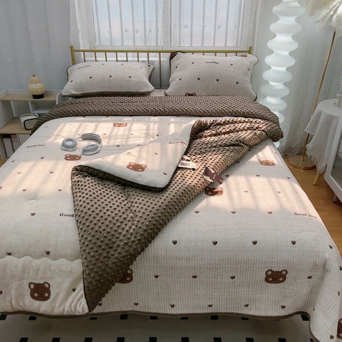 91家纺网 家纺一手货源 找家纺 暖居 2024新款牛奶绒豆豆被床盖四件套 爱心小熊